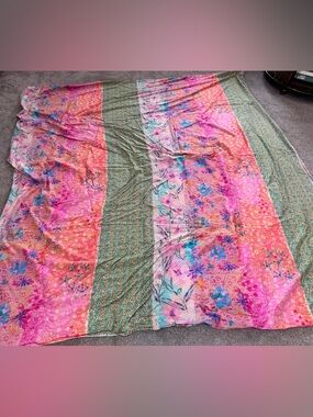 Natural Life colorful floral patchwork lightweight blanket/top sheet queen size